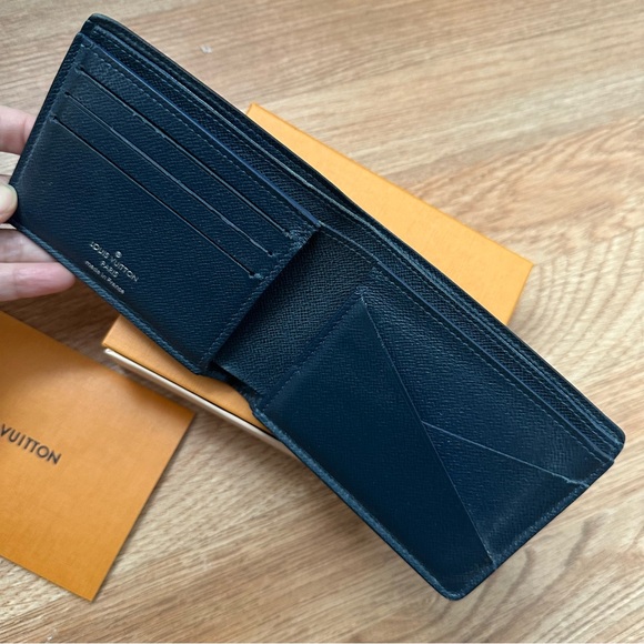 Louis Vuitton wallet in dark blue - Picture 7 of 9